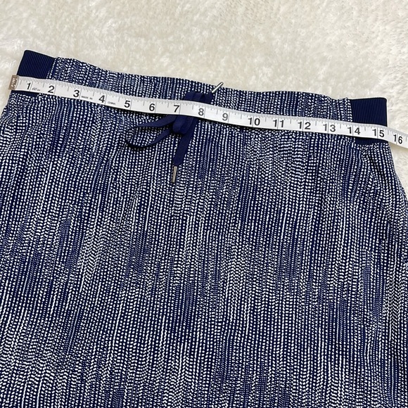 Athleta Midtown Batik Skort Navy and White Size 10 - Picture 9 of 11